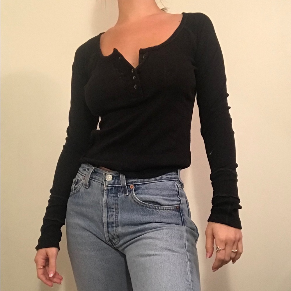 Black long sleeve cotton tee